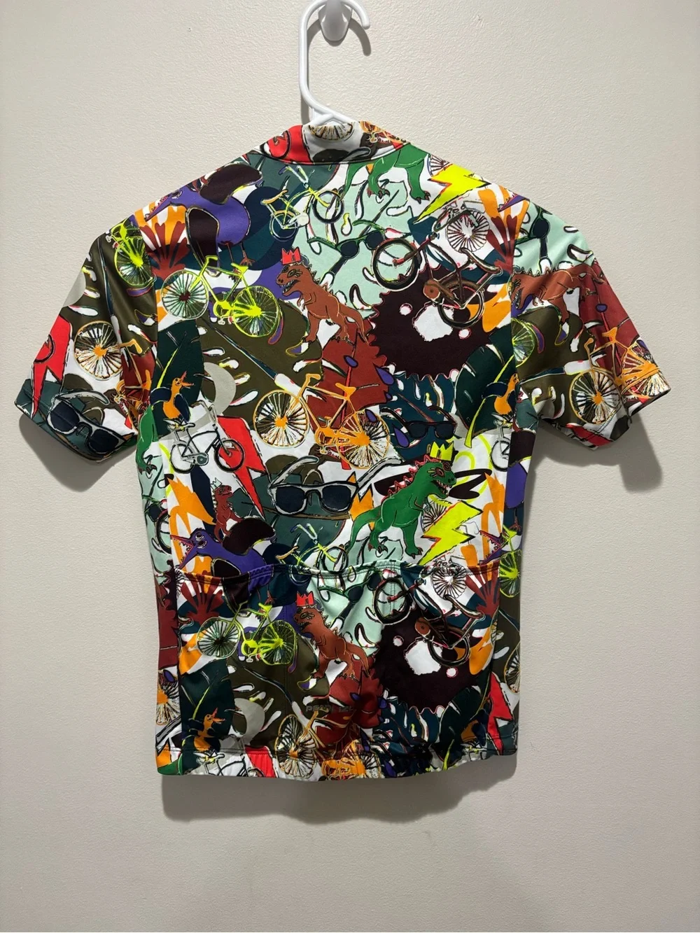 Pearl Izumi Junior Quest Jersey in Graffiti Biking Cycling Dinosaur Youth M